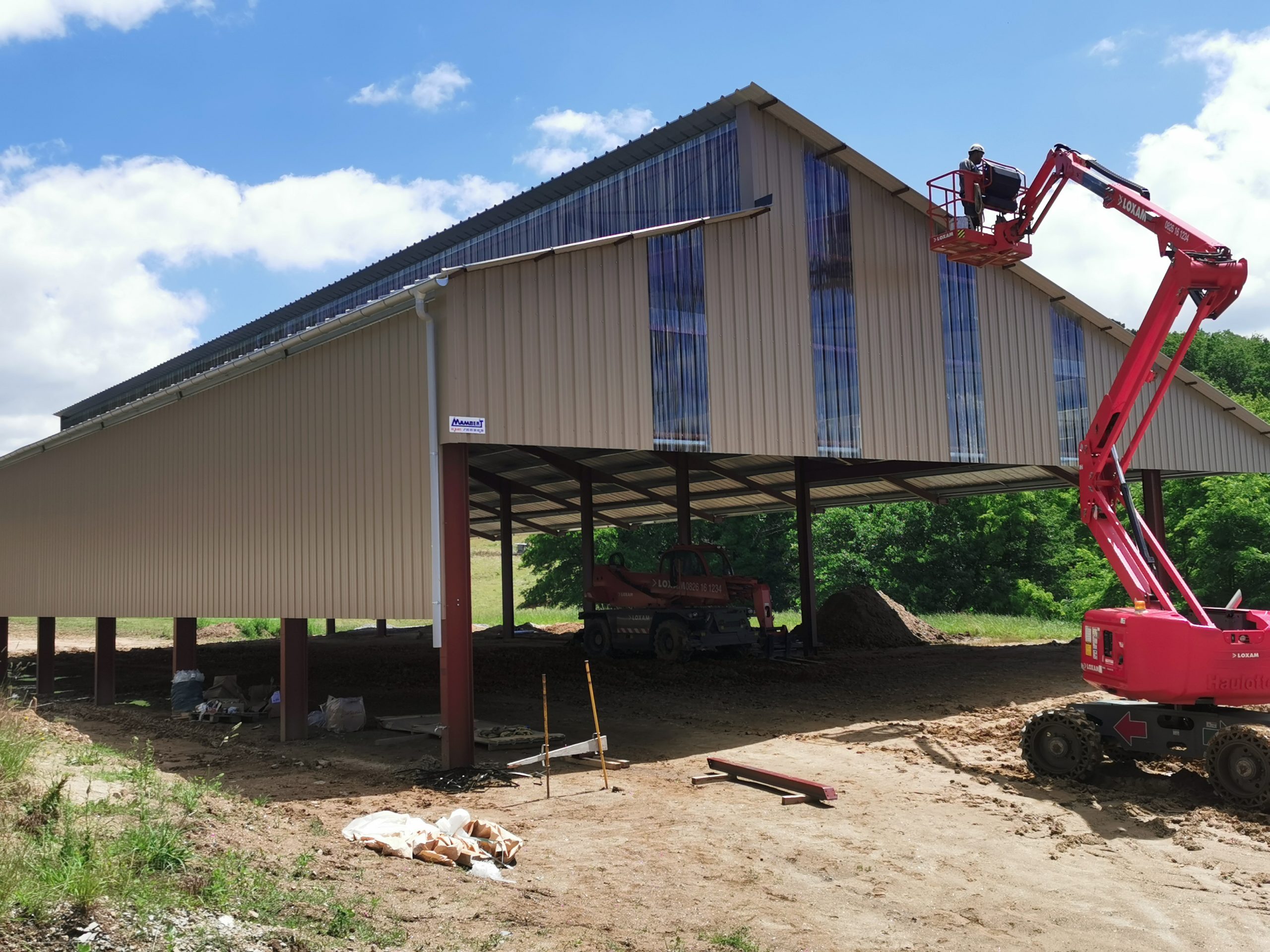 Montage, couverture et bardage d'un B bâtiment agricole à Sénaillac Latronquière 46